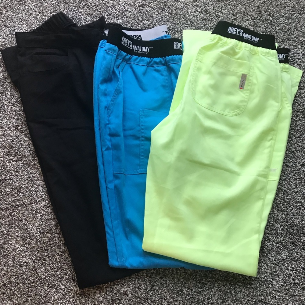 Sz SM Greys Anatomy scrub pants & free underscrubs